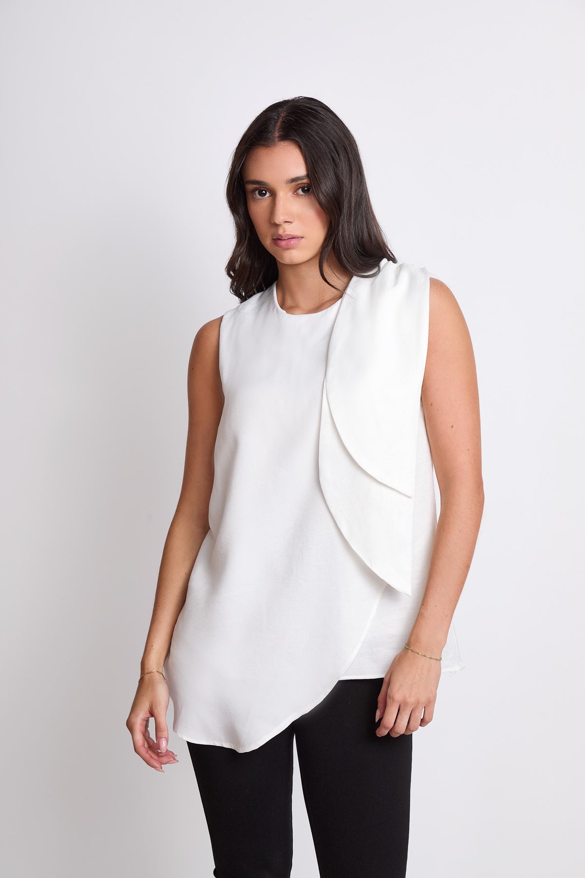 Blusa con detalle en hombro