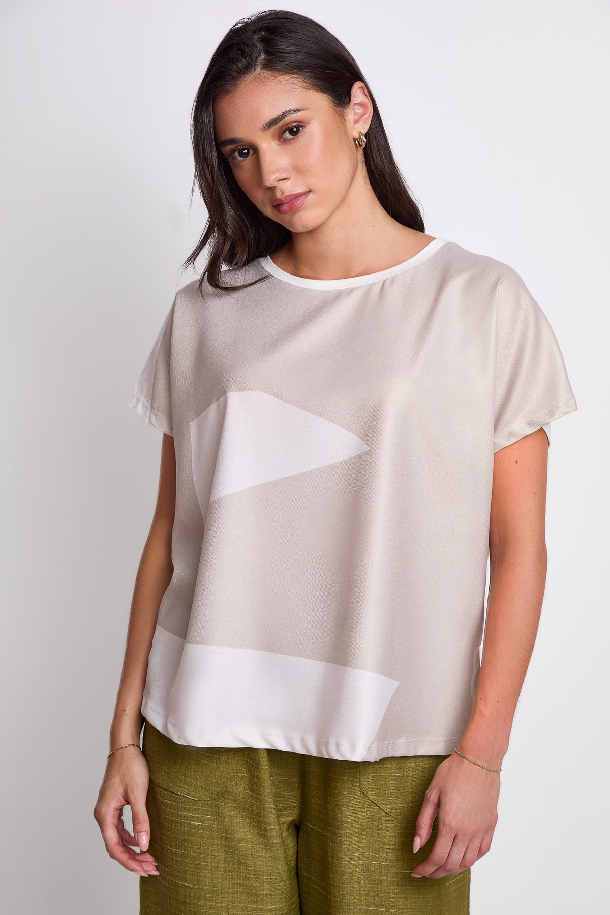 Blusa con frente geometrico