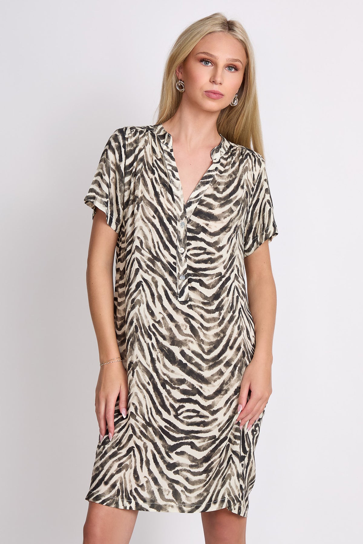Vestido manga corta animal print